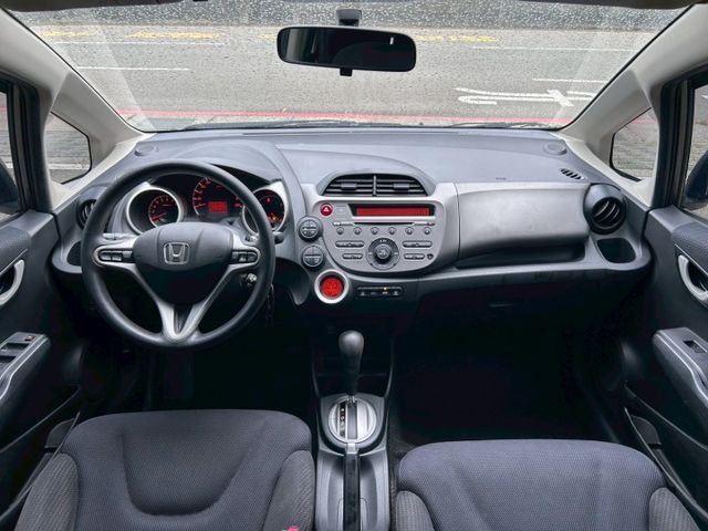 1.5 VTI-S版｜五門代步小車｜年份新、里程低｜代步、新鮮人首選｜換檔撥片、定速巡航  第6張相片