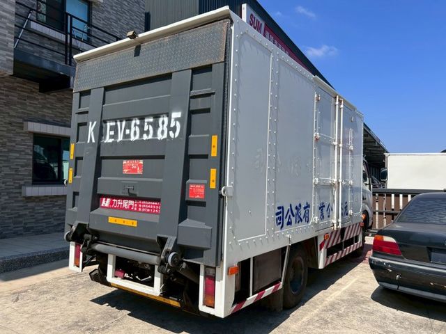 2012年｜六噸半｜16呎車廂｜全包式升降尾門｜環景影像  第2張相片