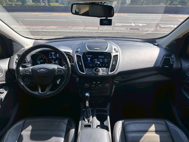 Kuga 1.5渦輪 時尚款｜全景天窗、電動尾門、Carplay、盲點偵測、雙區恆溫、定速、快撥｜全家出遊、配備豪華  第6張相片
