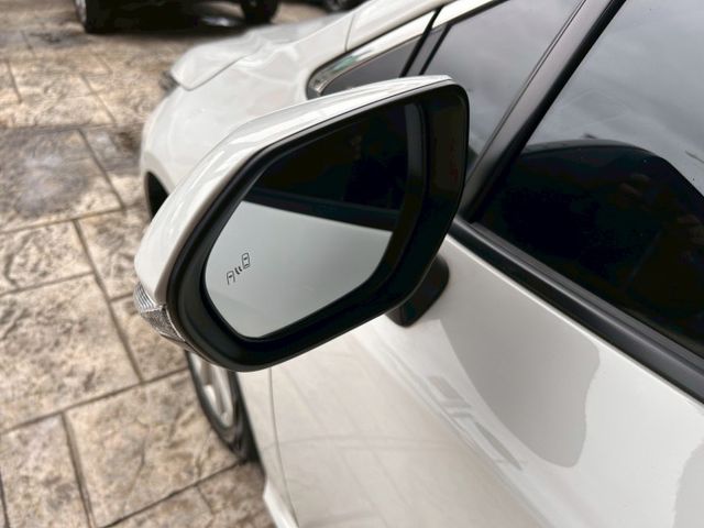 油電尊爵 小改款｜盲點偵測、Carplay、ACC全速域、全彩儀表板｜原廠保養、原廠保固、原版件  第17張相片