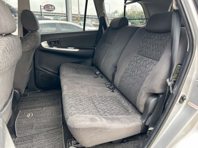 2015 末代 Toyota INNOVA 2.0E｜空間大又耐用｜全原廠保養+原版件+低里程，絕對漂亮不怕修  第10張相片