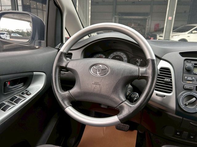 2015 末代 Toyota INNOVA 2.0E｜空間大又耐用｜全原廠保養+原版件+低里程，絕對漂亮不怕修  第11張相片