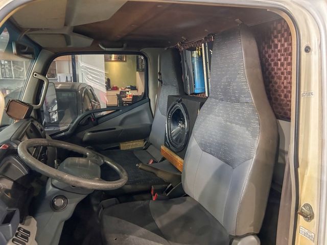 2015 堅達 ｜14呎後斗｜雙折升降尾門｜倒車顯影｜頂級音響設備  第5張相片