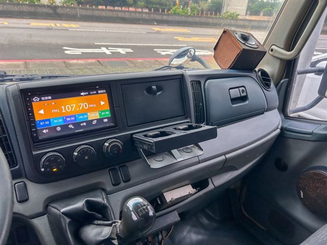 2015 堅達 ｜14呎後斗｜雙折升降尾門｜倒車顯影｜頂級音響設備  第6張相片