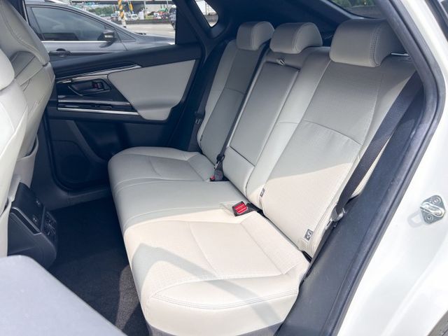 想嘗試電動車但預算有限｜2022年 BZ4x 比油電車更划算的選擇｜原廠保固至2030  第8張相片