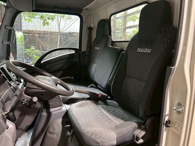 【稀有低里程】僅跑9萬的2014 ISUZU｜11呎半木斗｜車況優質，買回去直接開工  第4張相片