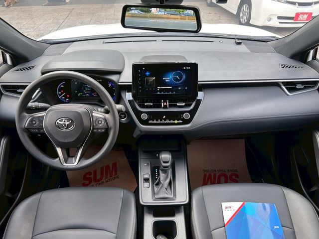 2025 CCross Hybrid油電尊爵｜稀有新古車｜里程不到6000｜環景、盲點、LED、電子手煞  第5張相片