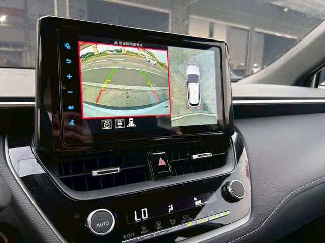 2025 CCross Hybrid油電尊爵｜稀有新古車｜里程不到6000｜環景、盲點、LED、電子手煞  第14張相片