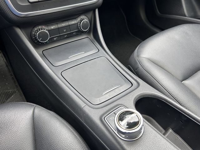 A200CDI☑柴油☑總代理☑跑少☑優質車，全景天窗.雙電動椅.倒車影像.行車紀錄器.換檔撥片.定速.電折後視鏡.恆溫  第13張相片