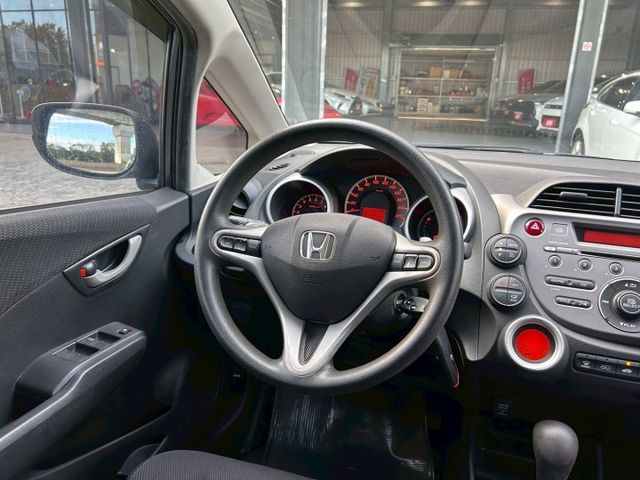 1.5 VTI-S版｜五門代步小車｜年份新、里程低｜代步、新鮮人首選｜換檔撥片、定速巡航  第10張相片