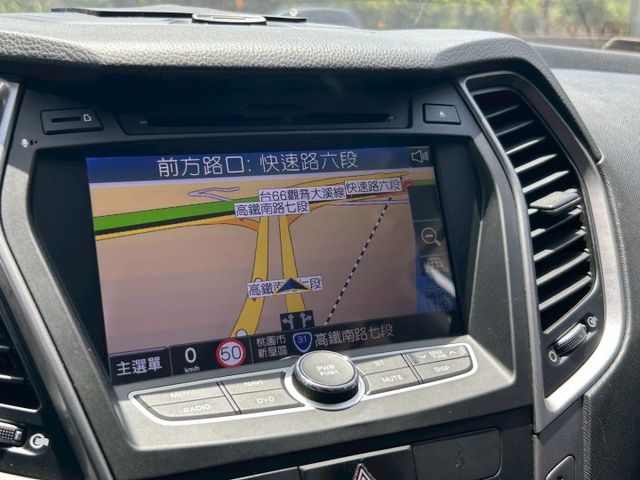 載全家出遊看這台 ☑七人座 ☑省油省稅 ☑空間 ☑動力 ☑無待修｜全景天窗 環景影像 iKEY  第14張相片