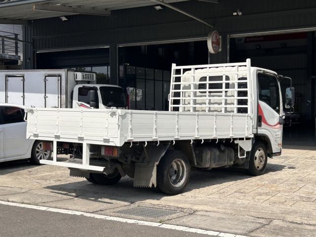 【稀有低里程】僅跑9萬的2014 ISUZU｜11呎半木斗｜車況優質，買回去直接開工  第4張相片