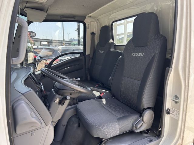【稀有低里程】僅跑9萬的2014 ISUZU｜11呎半木斗｜車況優質，買回去直接開工  第9張相片