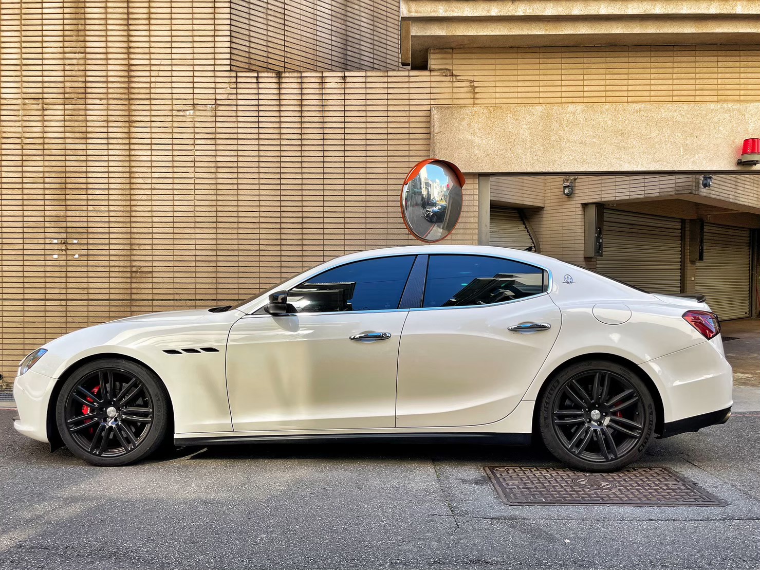 四驅中大型運動豪華房車 超帥紅內裝 僅跑6萬公里保證✅  第4張相片