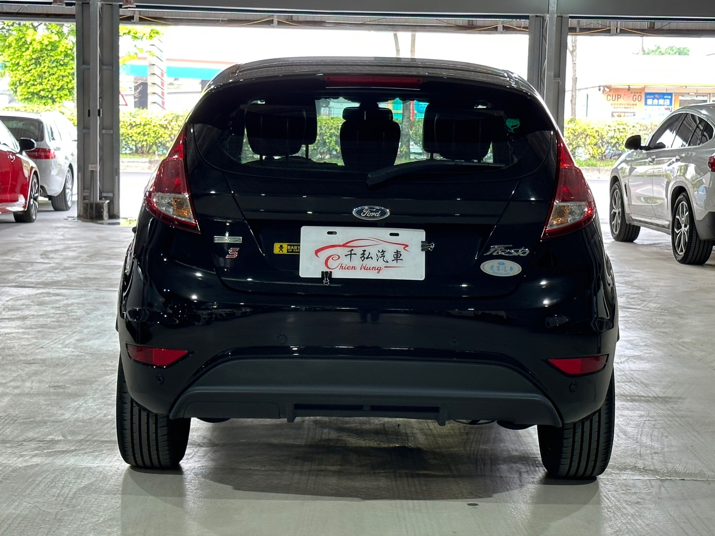 日系熱銷小掀背 頂級S版 絕美油耗18.4km/ltr跑車座椅/I-KEY免鑰匙/方向盤快控/僅跑五萬里程保證!!✅  第5張相片
