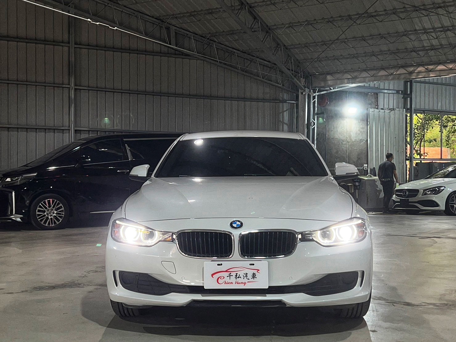 正2015年出廠 BMW 3-Series Sedan 316i  第2張相片