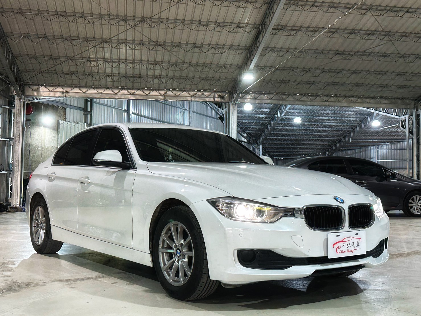 正2015年出廠 BMW 3-Series Sedan 316i  第3張相片