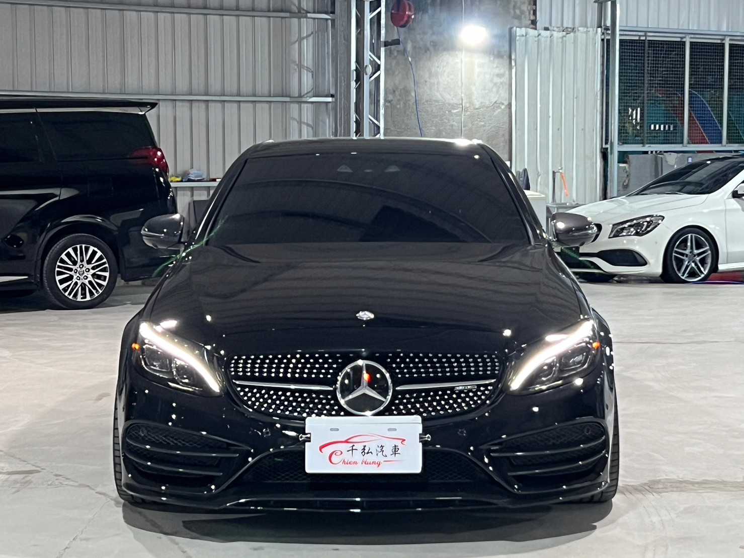 四出跑車排氣管/ED1套件/輕量化鍛造鋁圈/黃色AMG卡鉗/跑車座椅/紅色安全帶/23P全套件/360環景/電動尾門/柏林之音/盲點偵測  第2張相片