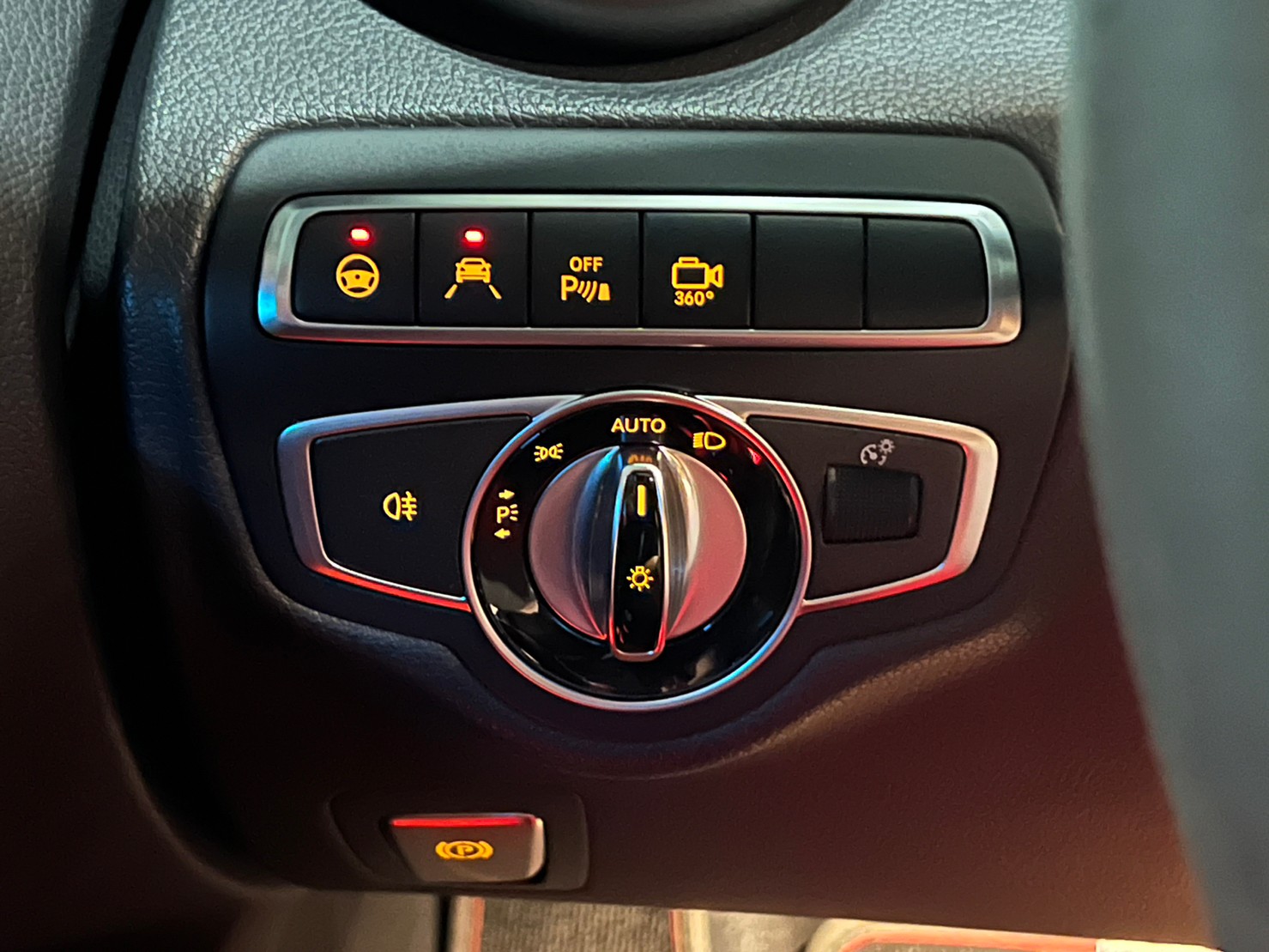 四出跑車排氣管/ED1套件/輕量化鍛造鋁圈/黃色AMG卡鉗/跑車座椅/紅色安全帶/23P全套件/360環景/電動尾門/柏林之音/盲點偵測  第11張相片