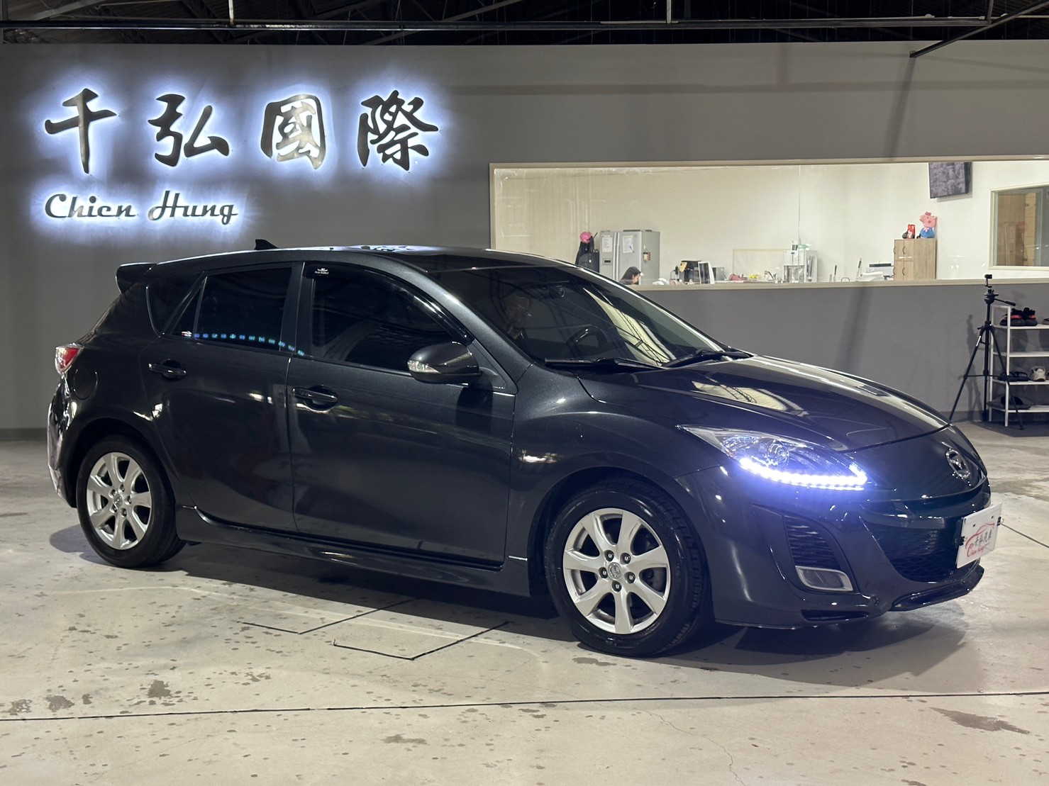♦️2011年出廠Mazda3 5D 2.0 頂級型♦️  第2張相片