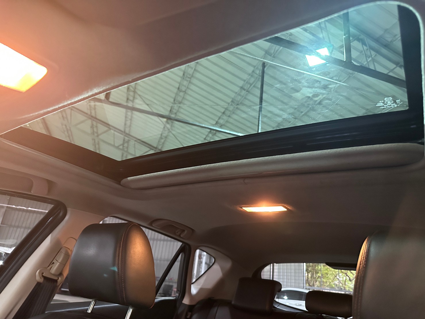 ♦️2011年出廠Mazda3 5D 2.0 頂級型♦️  第7張相片