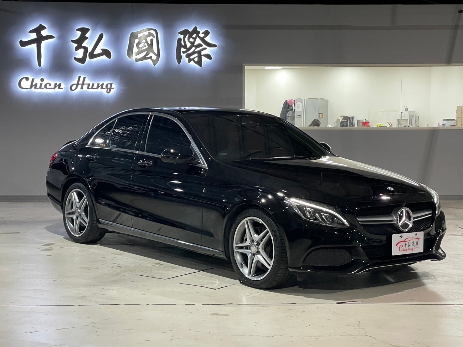 ♦️W205型 M-Benz C-Class C300 AMG♦️  第2張相片