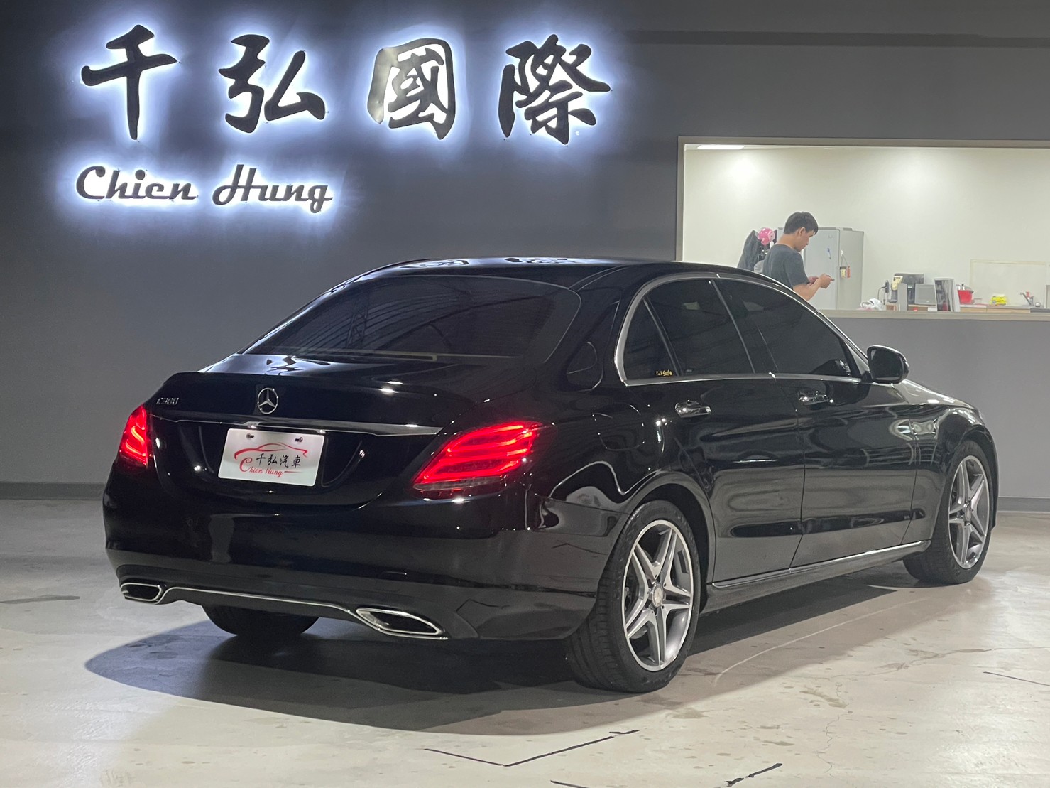 ♦️W205型 M-Benz C-Class C300 AMG♦️  第4張相片