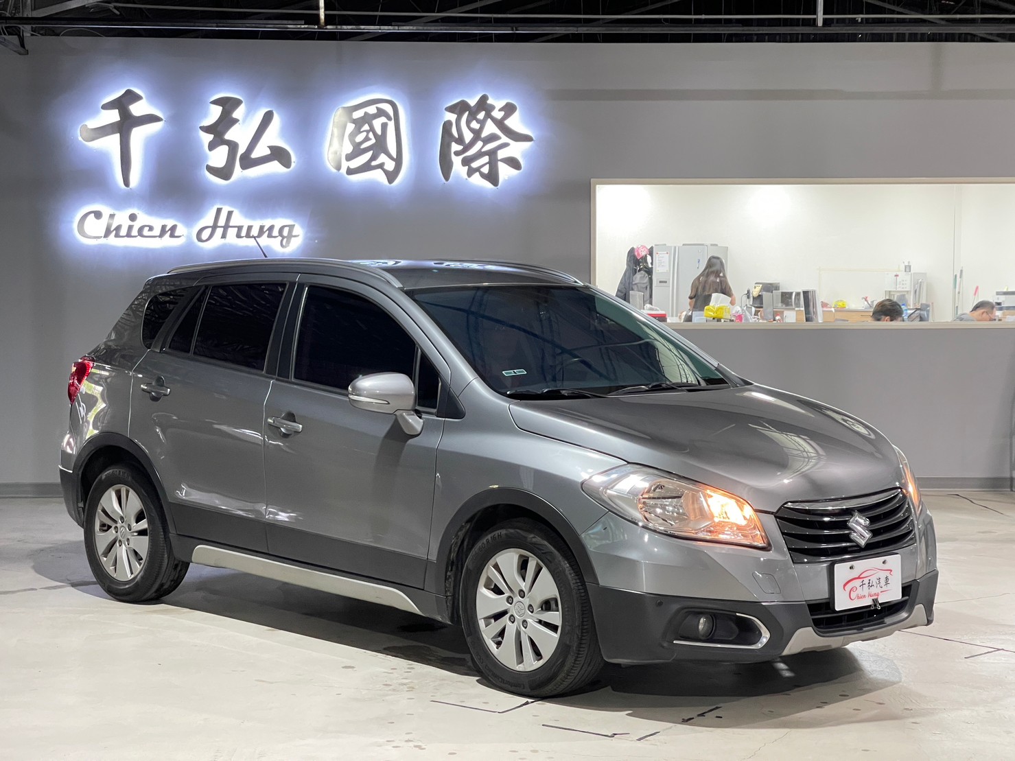 正2015年♦️Suzuki SX4 Crossover 1.6 GL Plus♦️  第2張相片