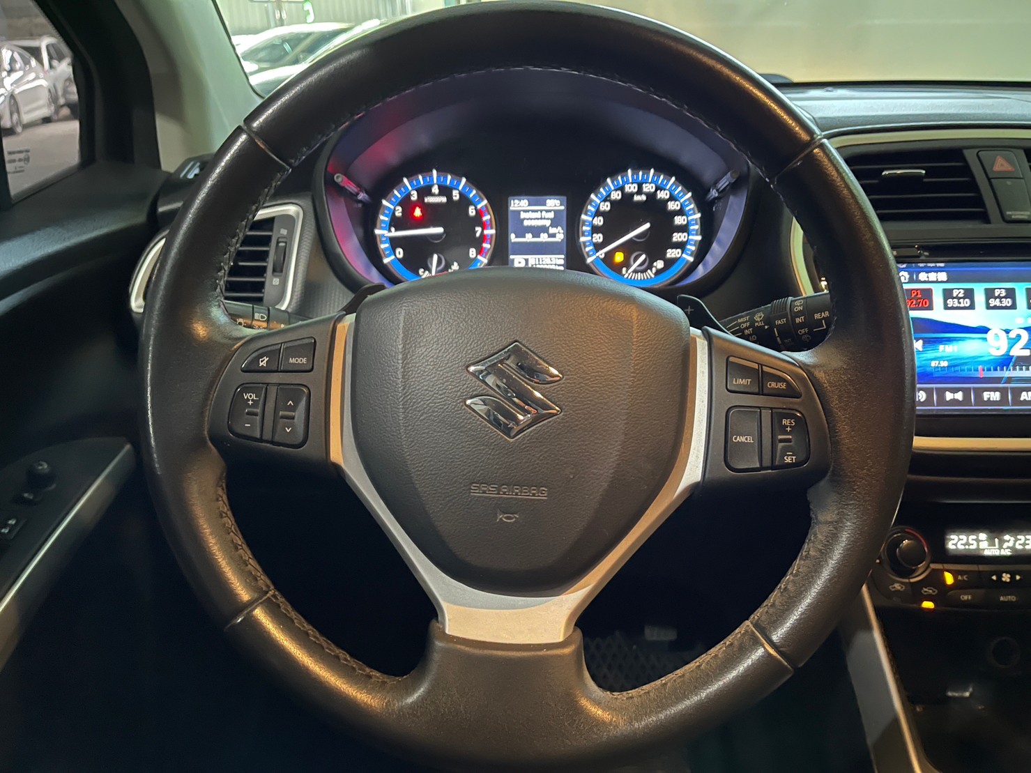 正2015年♦️Suzuki SX4 Crossover 1.6 GL Plus♦️  第8張相片