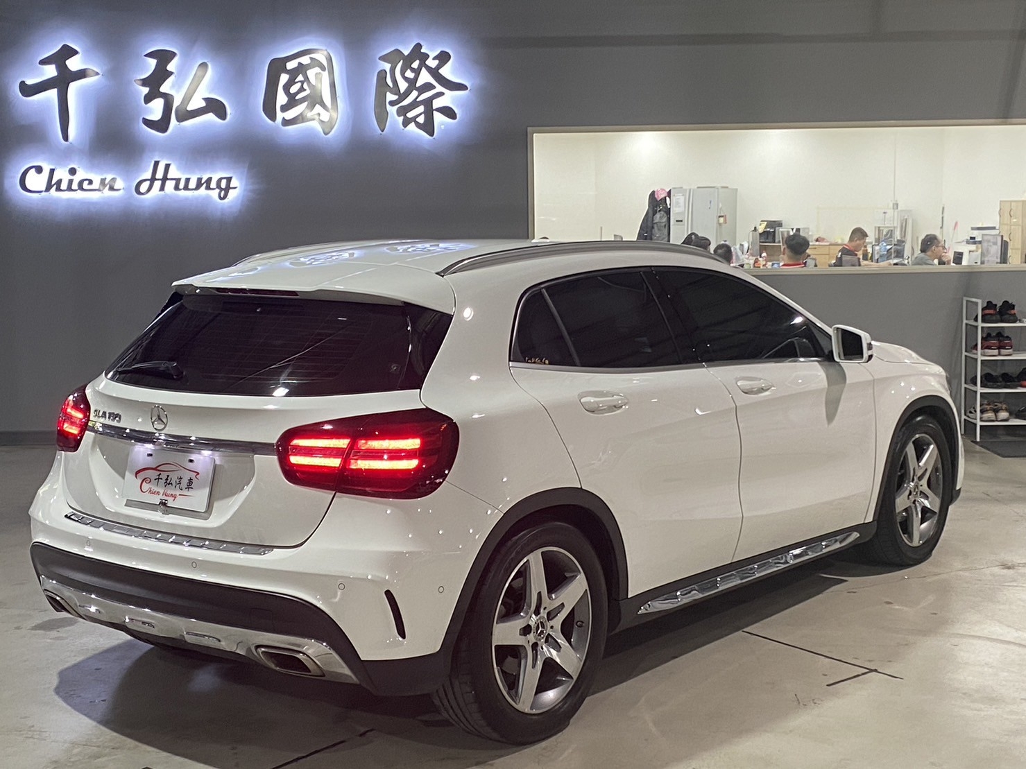 正2018年♦️M-Benz GLA-Class GLA180運動版♦️  第4張相片