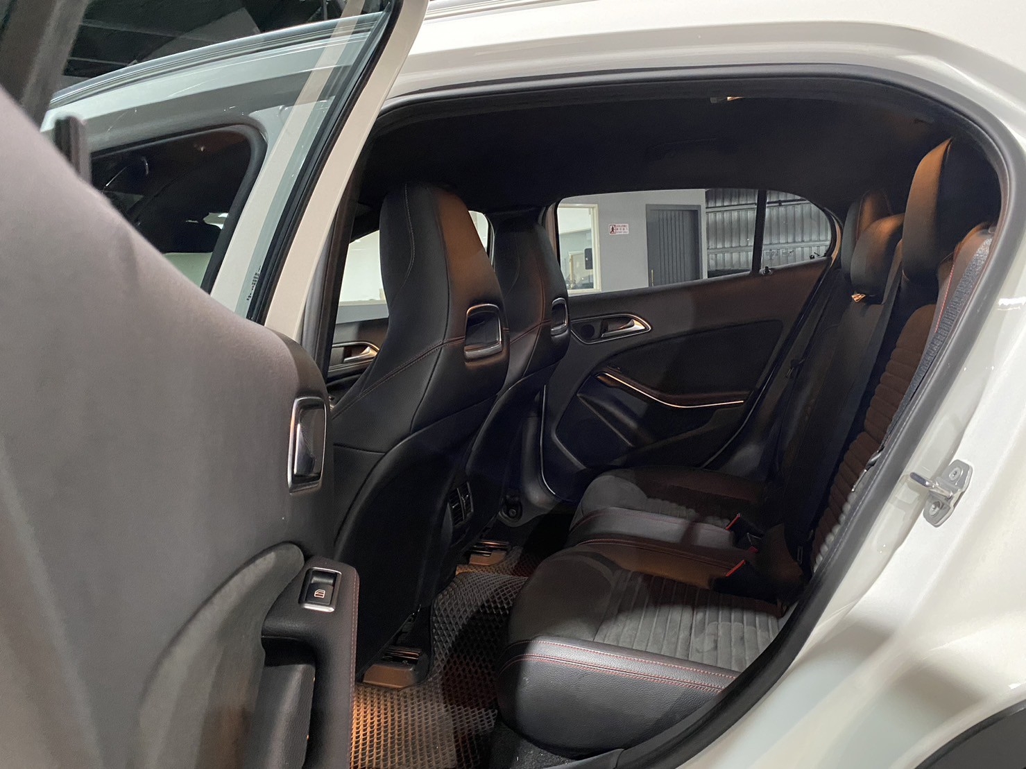 正2018年♦️M-Benz GLA-Class GLA180運動版♦️  第5張相片