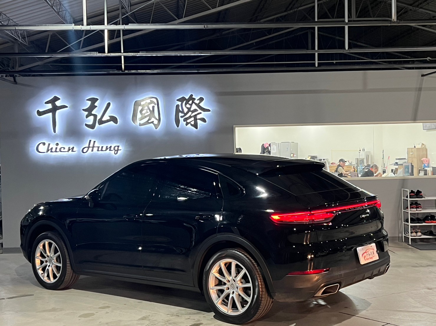 正2021年♦️Porsche Cayenne Coupe V6♦️  第3張相片
