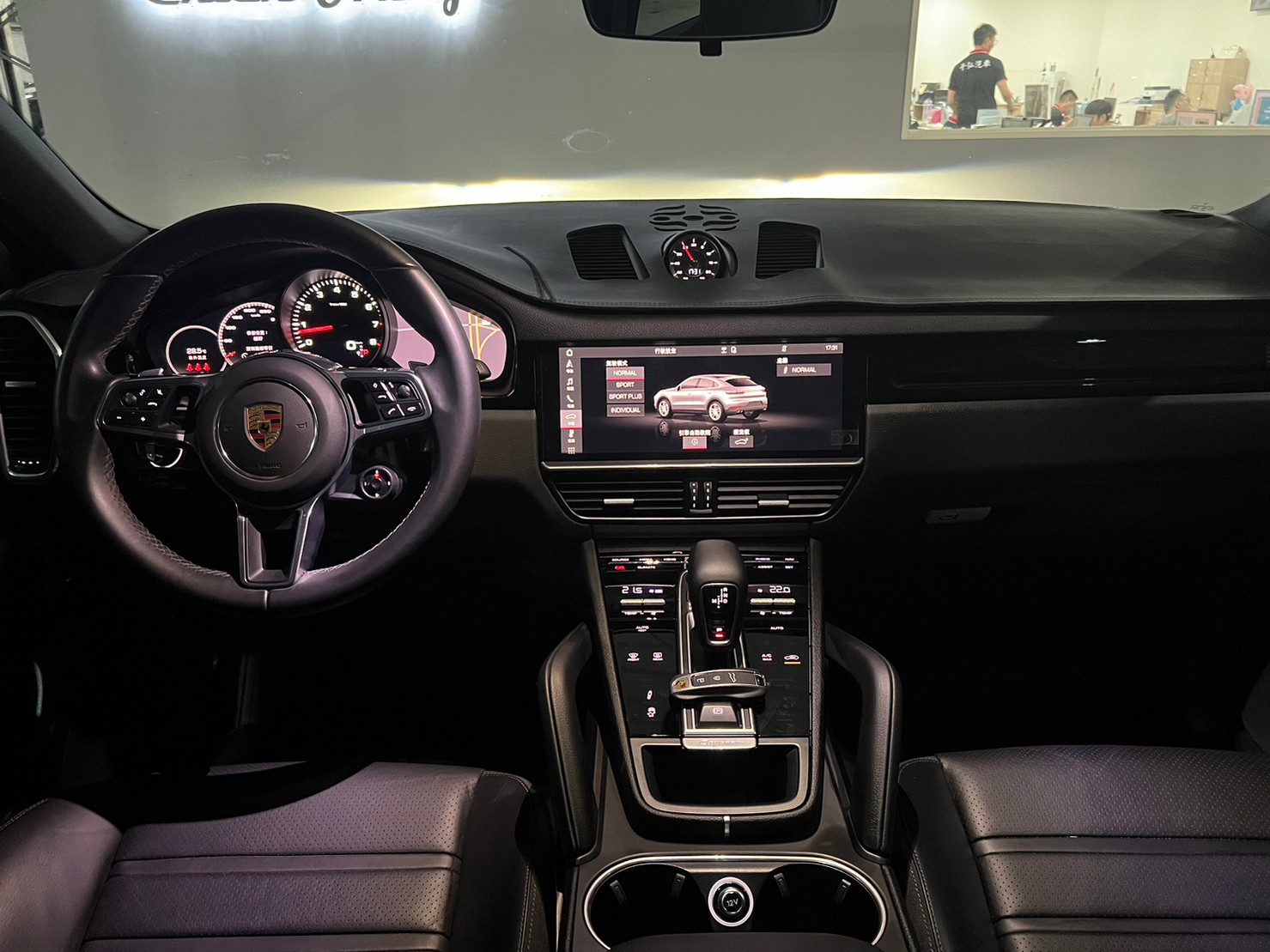 正2021年♦️Porsche Cayenne Coupe V6♦️  第10張相片