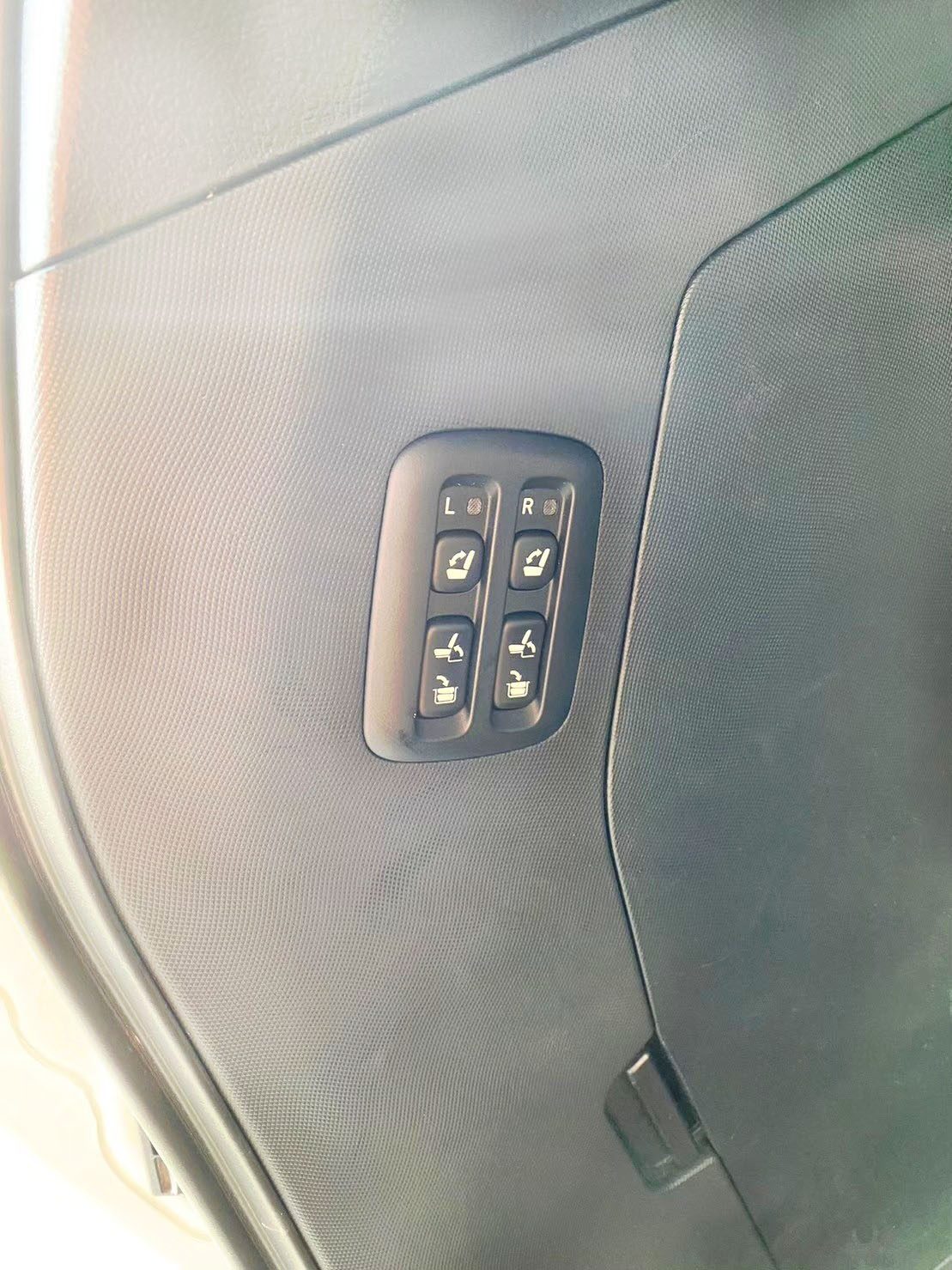 ♦️正2017年Toyota Previa 2.4豪華版♦️  第16張相片