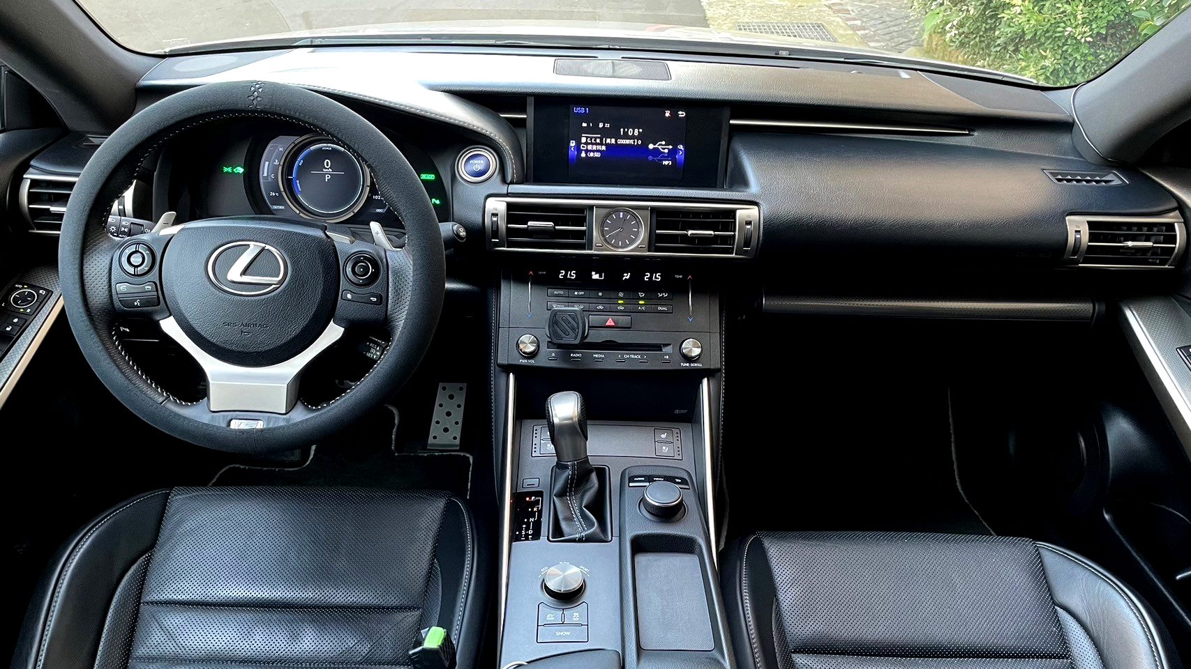 2015年 LEXUS IS300H F-SPORT 正運動版 車況漂亮里程跑少  第12張相片
