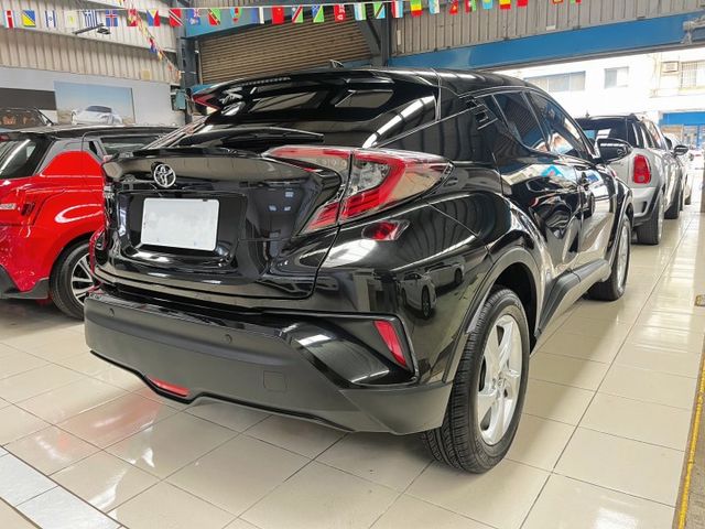 2019年 TOYOTA  C-HR 1.2  第4張相片