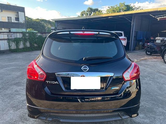 豪華版  I-KEY / 恆溫 / 定速 / 方向盤快控 / 空力套件  第5張相片