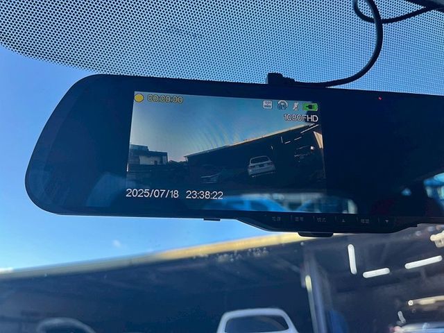 豪華版  I-KEY / 恆溫 / 定速 / 方向盤快控 / 空力套件  第12張相片