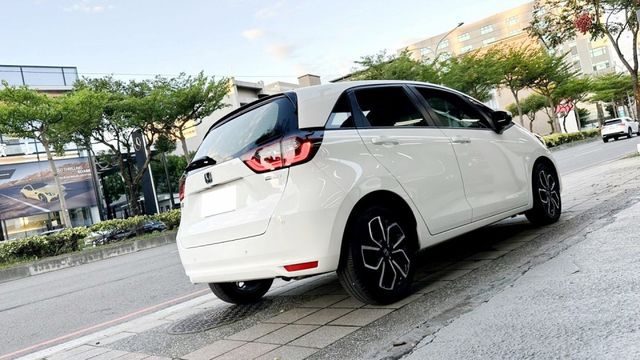 2025年 HONDA FIT E:HEV 1.5 油電款 原版件 原廠保固中  第5張相片