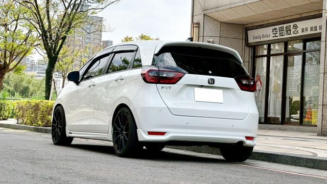 2022 FIT 1.5 汽油款 原廠保固中 新車選配 : 原廠大包、盲點、倒車影像、前車雷達。升級避震、鋁圈、卡鉗  第5張相片