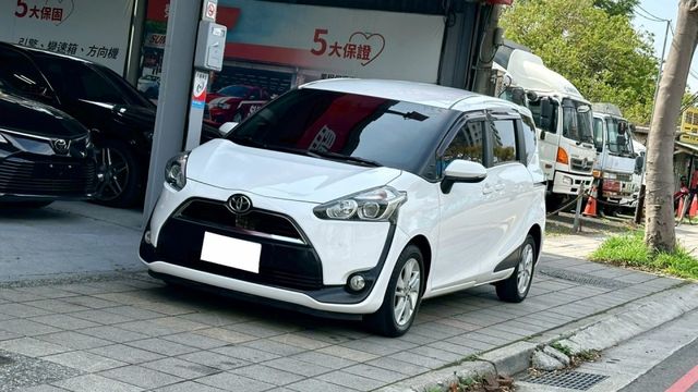 2017年 SIENTA 1.8 七人座 豪華版 摸門 / 盲點 / 抬顯 / 單電動側滑門 / 方向盤快控鍵 / 定速  第2張相片