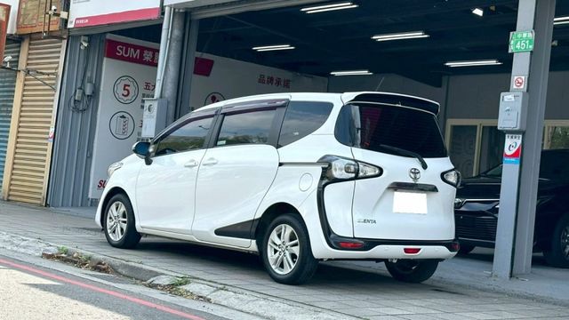 2017年 SIENTA 1.8 七人座 豪華版 摸門 / 盲點 / 抬顯 / 單電動側滑門 / 方向盤快控鍵 / 定速  第5張相片