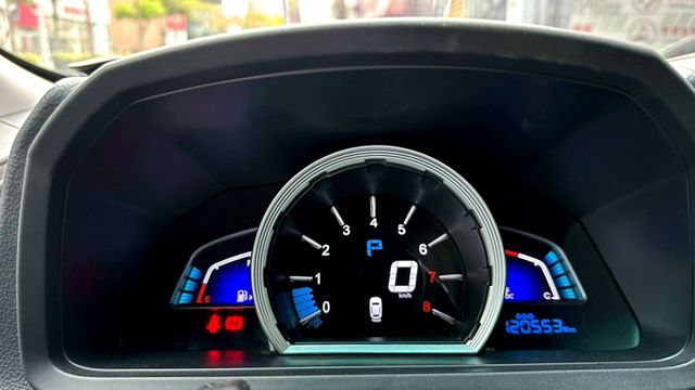 2014年 納智捷 U6 TURBO 2.0  一字頭就能輕鬆入手，配備: 摸門 / 天窗 / 換檔撥片 / 環景 /  第10張相片