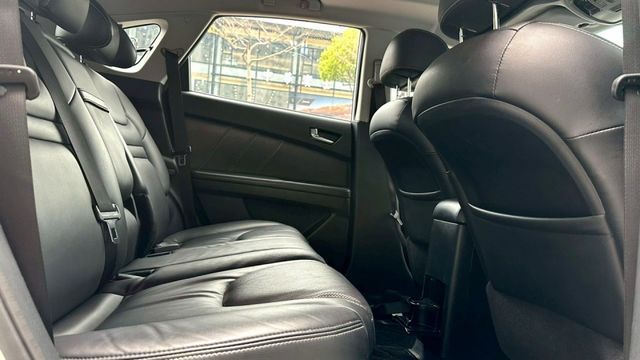 2014年 納智捷 U6 TURBO 2.0  一字頭就能輕鬆入手，配備: 摸門 / 天窗 / 換檔撥片 / 環景 /  第14張相片