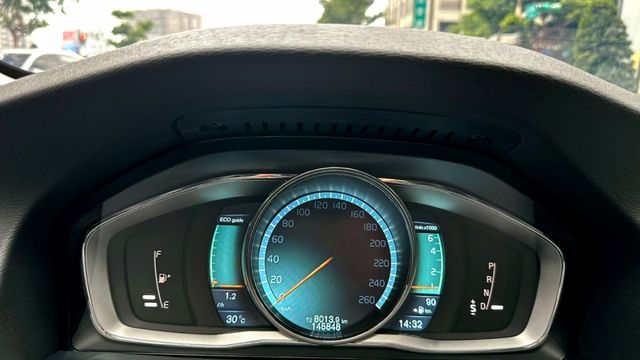 2013年 VOLVO S60 T4 1.6 小改款後 ACC跟車 / 盲點 / 車偏 / 電動椅  第12張相片