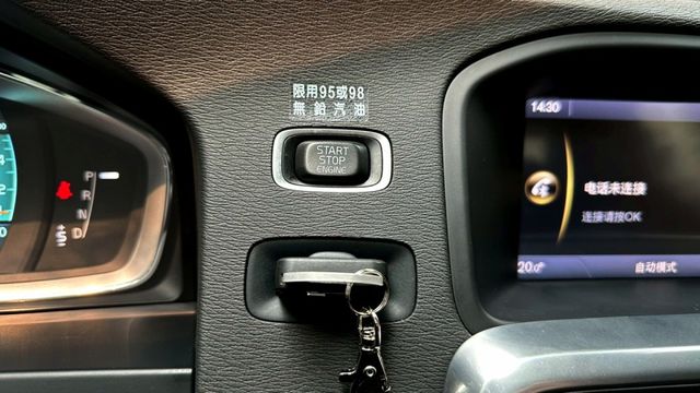 2013年 VOLVO S60 T4 1.6 小改款後 ACC跟車 / 盲點 / 車偏 / 電動椅  第13張相片