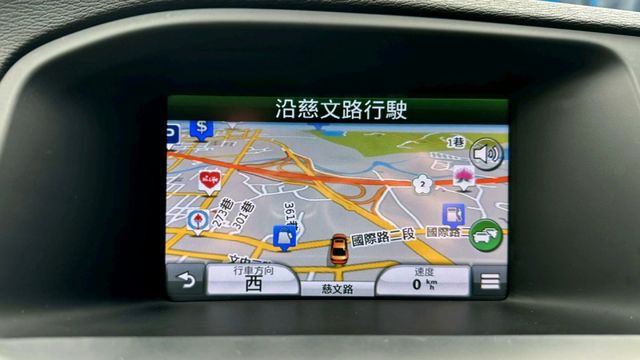 2013年 VOLVO S60 T4 1.6 小改款後 ACC跟車 / 盲點 / 車偏 / 電動椅  第15張相片