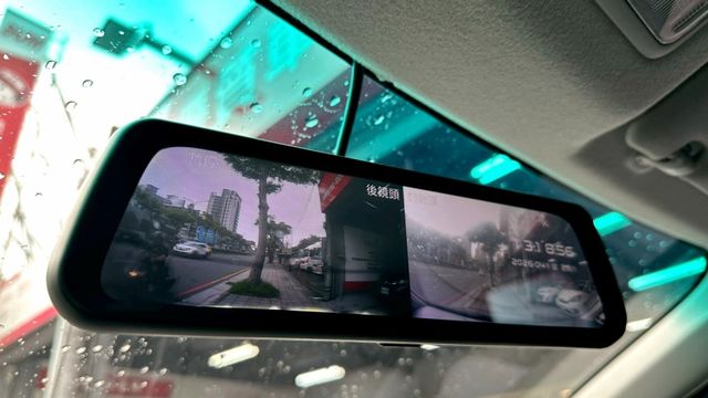 2023年 三菱 COLT PLUS 輕鬆型 1.5 摸門 I-KEY 電尾門  第11張相片