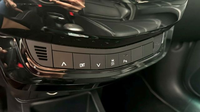 2023年 三菱 COLT PLUS 輕鬆型 1.5 摸門 I-KEY 電尾門  第12張相片