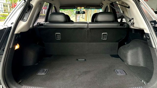 2023年 三菱 COLT PLUS 輕鬆型 1.5 摸門 I-KEY 電尾門  第14張相片